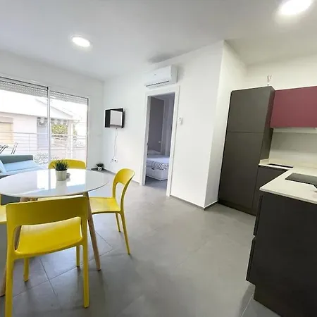 Nuovo A 40 Passi Dal Mare. A Casa Di “bicca” Tortoreto
